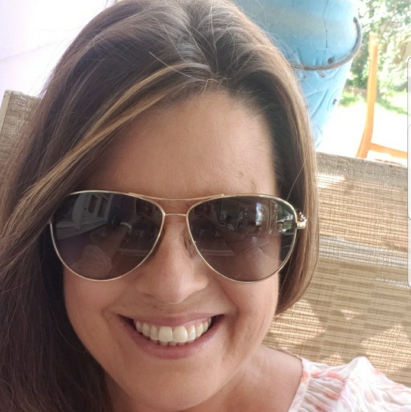 Meet your Posher, Elizabeth - Picture 1 of 1